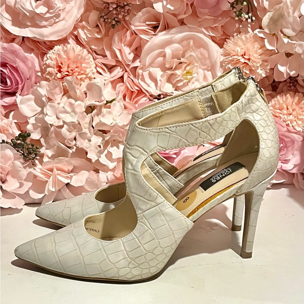 Jones New York White Croc-Pattern Heels
